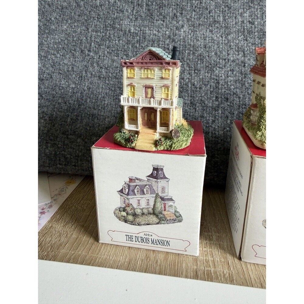 VTG FALLS VILLAGE/AMERICANA COLLECTION w/BOXES- 17 available, 100$ - Picture 10 of 16